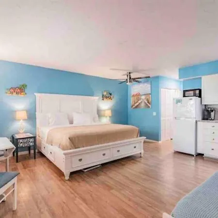 Malyn 122, Waterfront Condo, Few Blocks To Beach St. Pete Beach Exterior photo