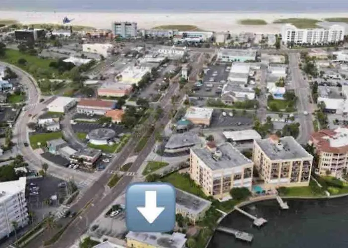 Malyn 122, Waterfront Condo, Few Blocks To Beach