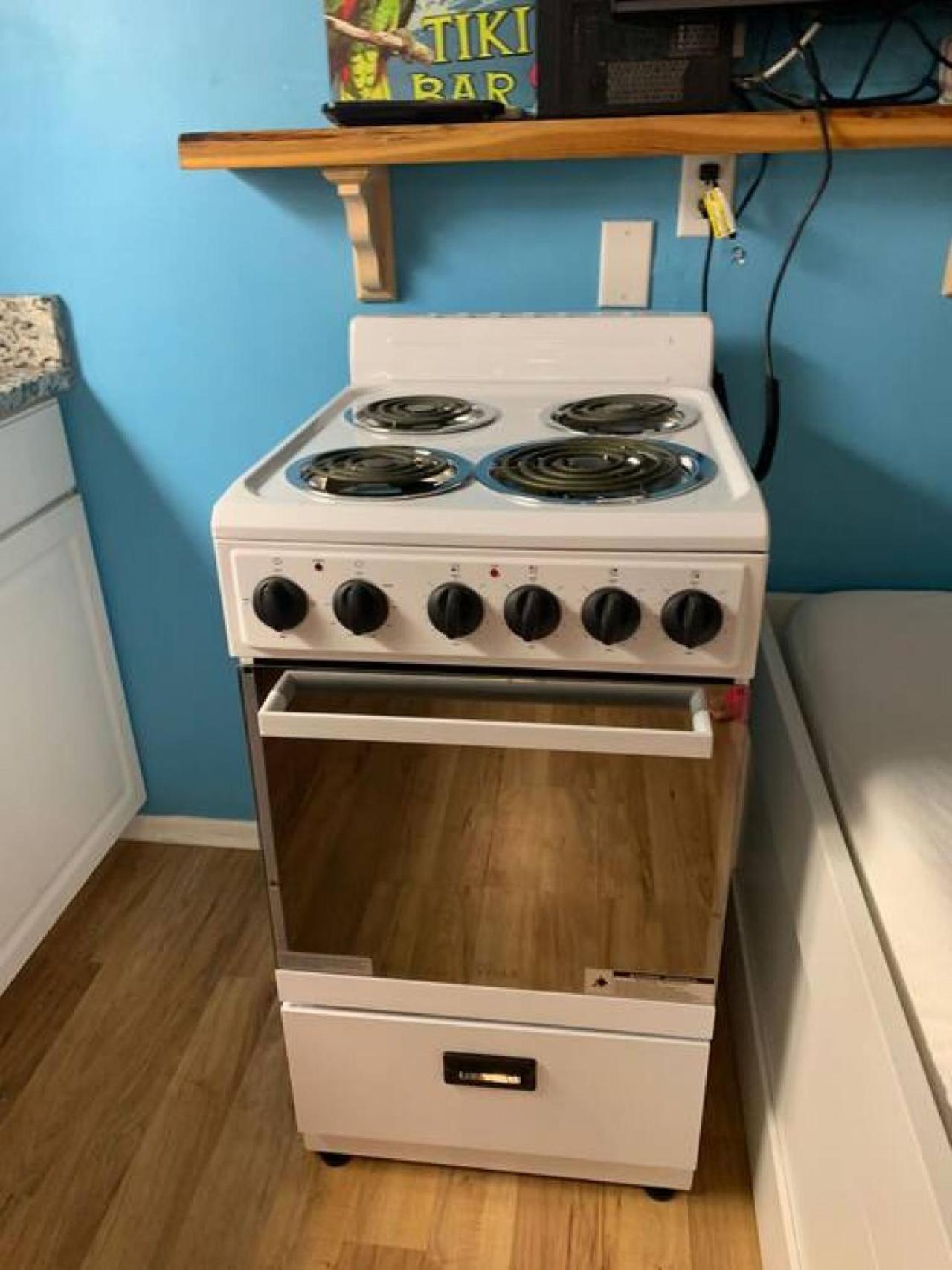 Apartment Malyn 122, Waterfront Condo, Few Blocks To